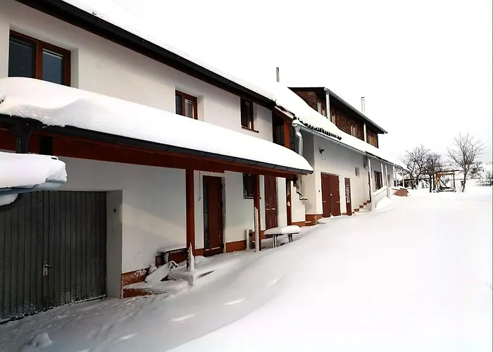 A Domcek Pod Krivanom בית כפרי